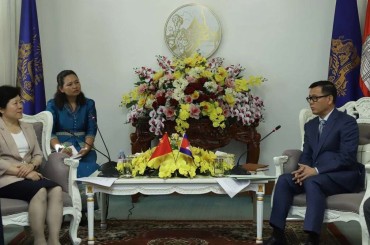 ក្រុងភ្នំពេញនិងក្នុងឆាងសាប្តេជ្ញាពង្រឹងទំនាក់ ទំនងឲ្យកាន់តែល្អលើវិស័យទេសចរនិងពាណិ ជ្ជកម្ម