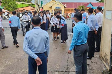 សកម្មភាពបេក្ខជនចូលក្នុងមណ្ឌលប្រឡងព្រឹកថ្ងៃទី១ នៃការប្រឡងសញ្ញាបត្រមធ្យមសិក្សាទុតិយភូមិ